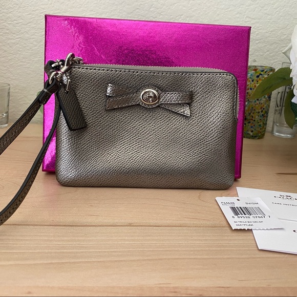 Sparkling gray Coach wristlet - Picture 2 of 8